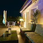 Completa En Pantano De San Juan Con Piscina Privada Y Barbacoa Βίλα Navahondilla