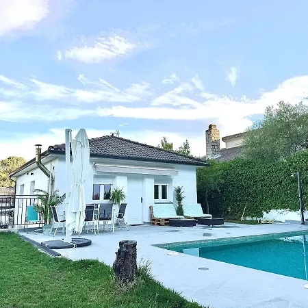 Villa Villa Completa de Verano en Pantano de San Juan con Piscina privada y Barbacoa *