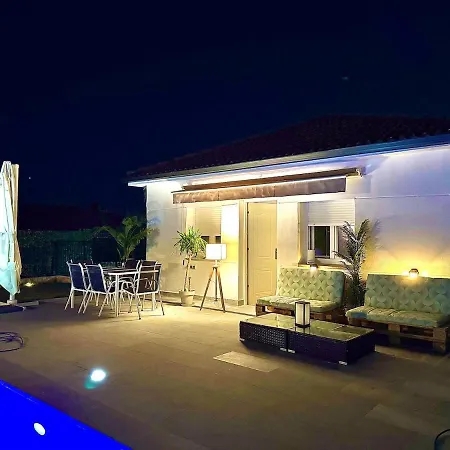 Cerca De Pantano De San Juan Con Cine, Jardin, Bbq Y Piscina Privada *