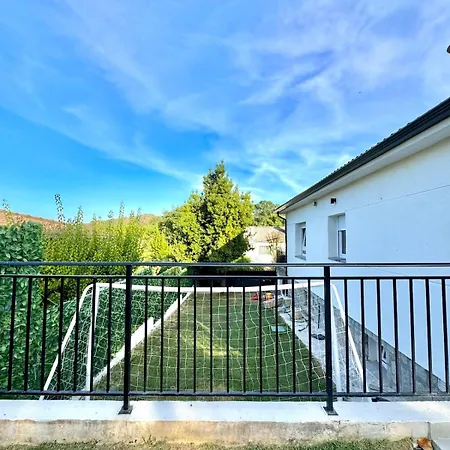 Villa Completa de Verano en Pantano de San Juan con Piscina privada y Barbacoa Navahondilla