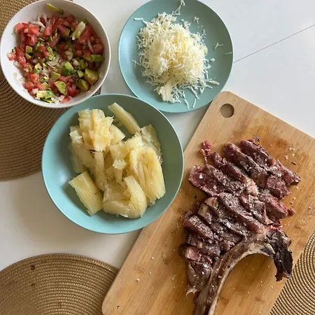 Cerca De Pantano De San Juan Con Cine, Jardin, Bbq Y Piscina Privada