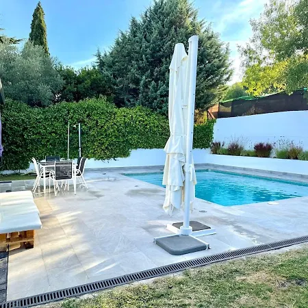 Villa Cerca De Pantano De San Juan Con Cine, Jardin, Bbq Y Piscina Privada Navahondilla