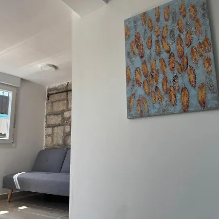 Casa Rural Cerca De Pantano De San Juan Con Cine, Jardin, Bbq Y Piscina Privada *