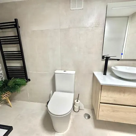 Casa Rural Cerca De Pantano De San Juan Con Cine, Jardin, Bbq Y Piscina Privada *