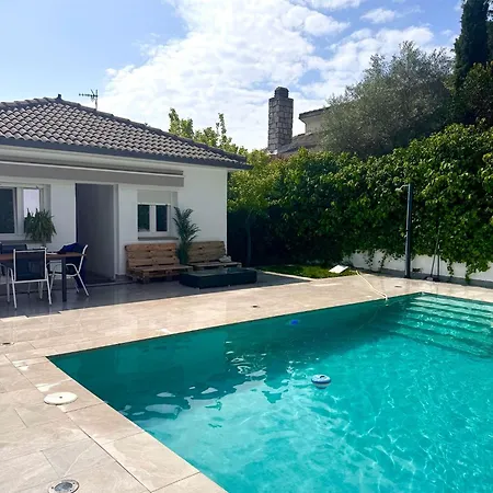 Villa Completa De Verano Con Piscina Privada Y Barbacoa Villa *