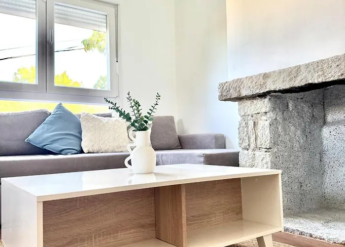 Villa Cerca De Pantano De San Juan Con Cine, Jardin, Bbq Y Piscina Privada Navahondilla