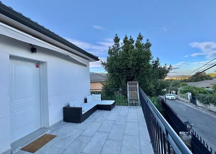 Villa Cerca De Pantano De San Juan Con Cine, Jardin, Bbq Y Piscina Privada Navahondilla