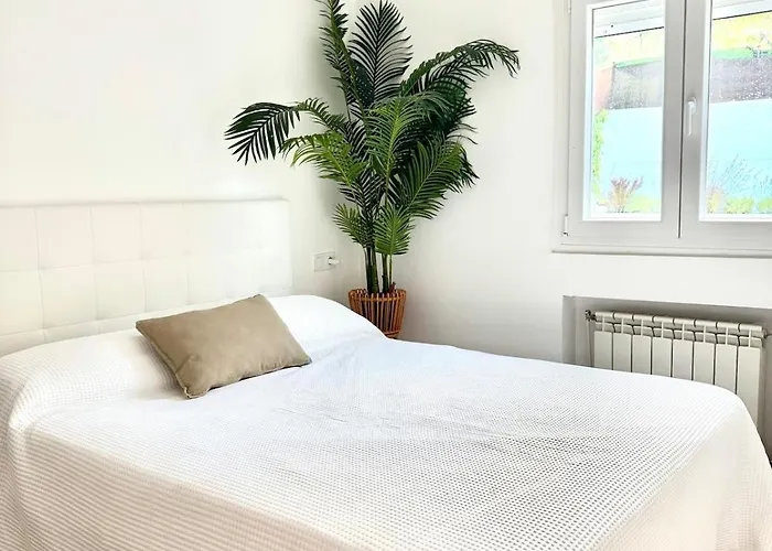 Cerca De Pantano De San Juan Con Cine, Jardin, Bbq Y Piscina Privada