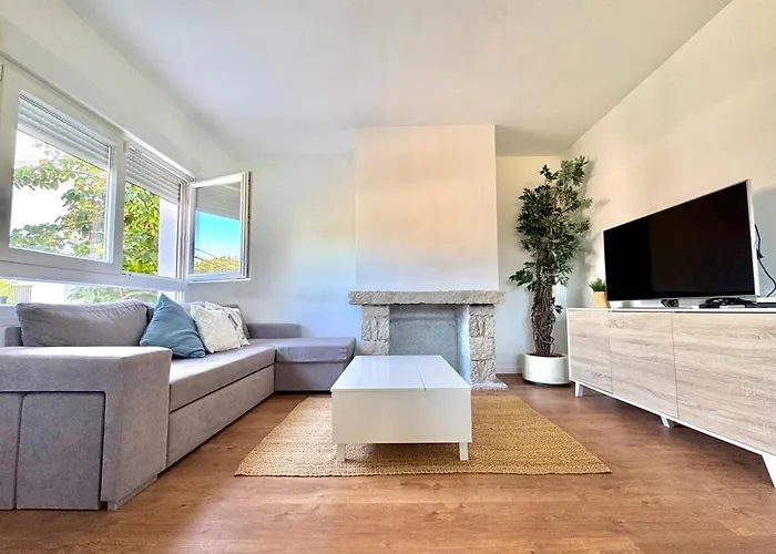 Cerca De Pantano De San Juan Con Cine, Jardin, Bbq Y Piscina Privada Navahondilla