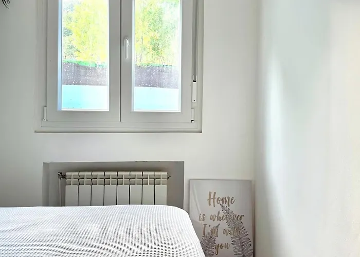 Villa Cerca De Pantano De San Juan Con Cine, Jardin, Bbq Y Piscina Privada Navahondilla