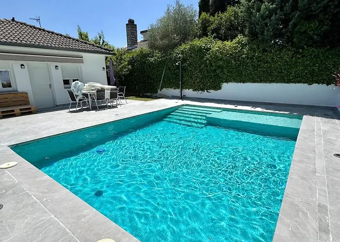 Cerca De Pantano De San Juan Con Cine, Jardin, Bbq Y Piscina Privada