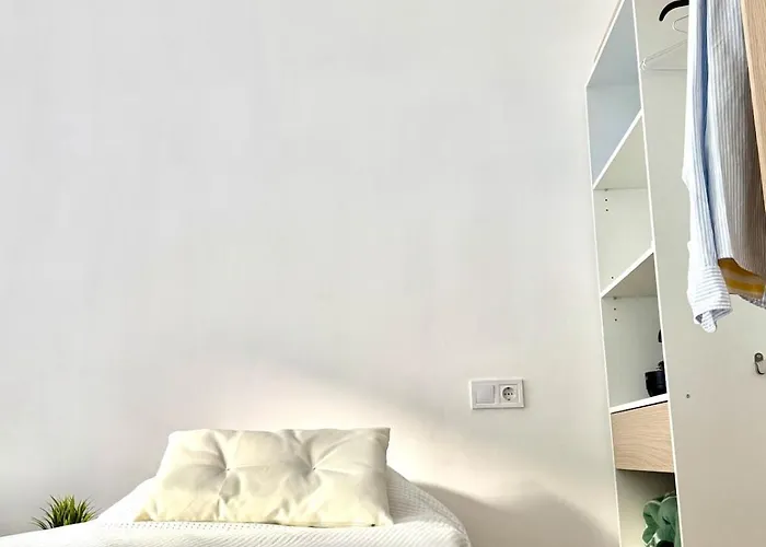 Cerca De Pantano De San Juan Con Cine, Jardin, Bbq Y Piscina Privada Navahondilla