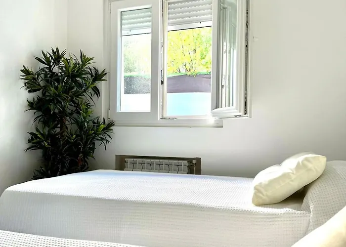 Cerca De Pantano De San Juan Con Cine, Jardin, Bbq Y Piscina Privada Villa Navahondilla