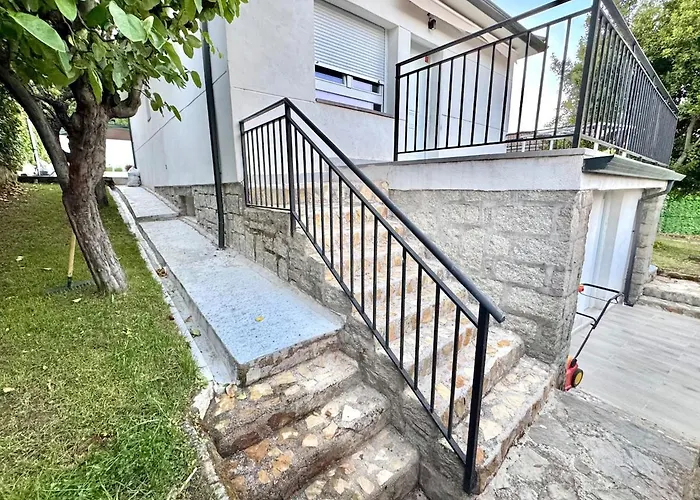 Villa Cerca De Pantano De San Juan Con Cine, Jardin, Bbq Y Piscina Privada Navahondilla